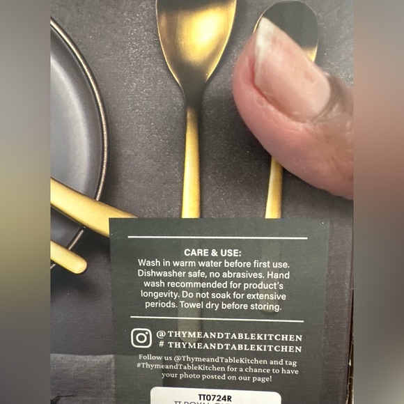 Gold Flatware Set Thyme & Table Royal 20-Piece Gold Stainless Steel Flatware Set - Picture 8 of 8